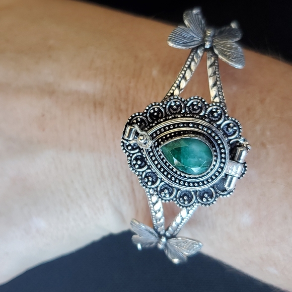 New Emerald 925 Silver Butterflies Poison Cuff Bracelet. - Picture 11 of 11